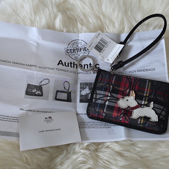 Coach Handbags - Adorable NWT Coach Signature Tartan Scotty Dog Mini Skinny ID Wallet ❤️🐕‍🦺🐾🖤